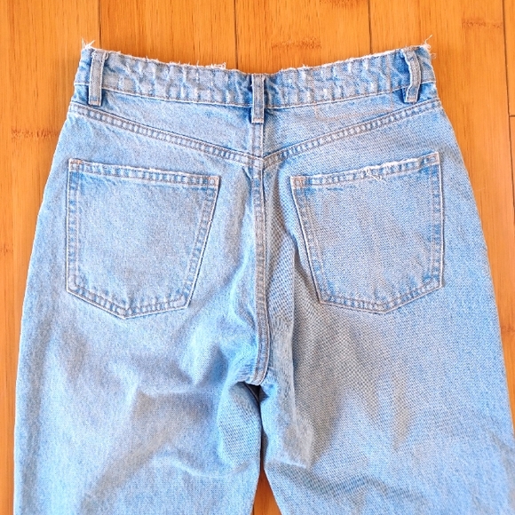 Light Wash Button Fly Straight Leg Zara Jeans Size 6 - Picture 6 of 10